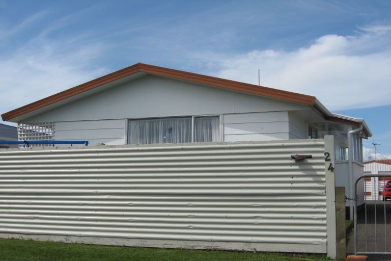 Photo of property in 24 Raupo Street, Castlecliff, Whanganui, 4501