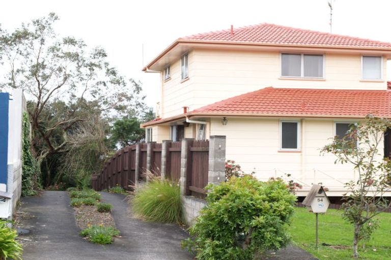 Photo of property in 52 Judkins Crescent, Cockle Bay, Auckland, 2014