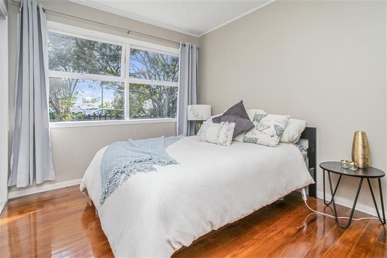 Photo of property in 82 Glengarry Road, Glen Eden, Auckland, 0602