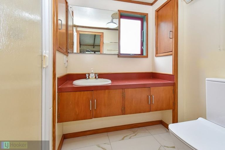 Photo of property in 140a Great South Road, Manurewa, Auckland, 2102