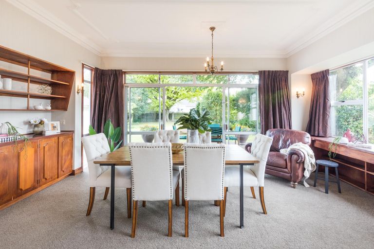 Photo of property in 11 Elmira Avenue, Hokowhitu, Palmerston North, 4410