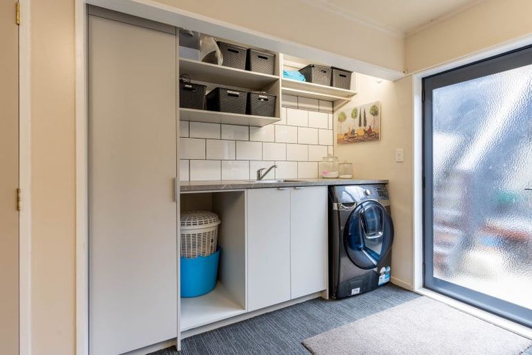 Photo of property in 11 Ruapehu Drive, Fitzherbert, Palmerston North, 4410