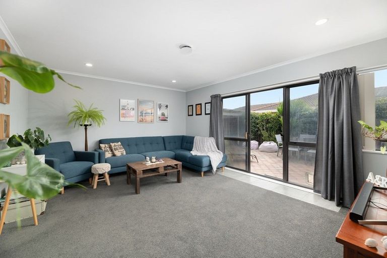 Photo of property in 24 Balmacewen Place, Mount Maunganui, 3116