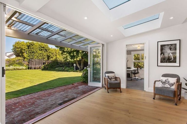 Photo of property in 112 Knowles Street, St Albans, Christchurch, 8052