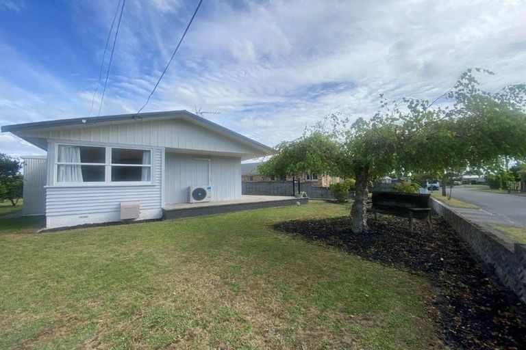 Photo of property in 66 English Street, St Andrews, Hamilton, 3200