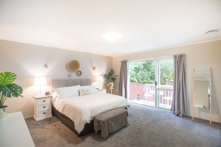 Photo of property in 57 Pacific Parade, Army Bay, Whangaparaoa, 0930