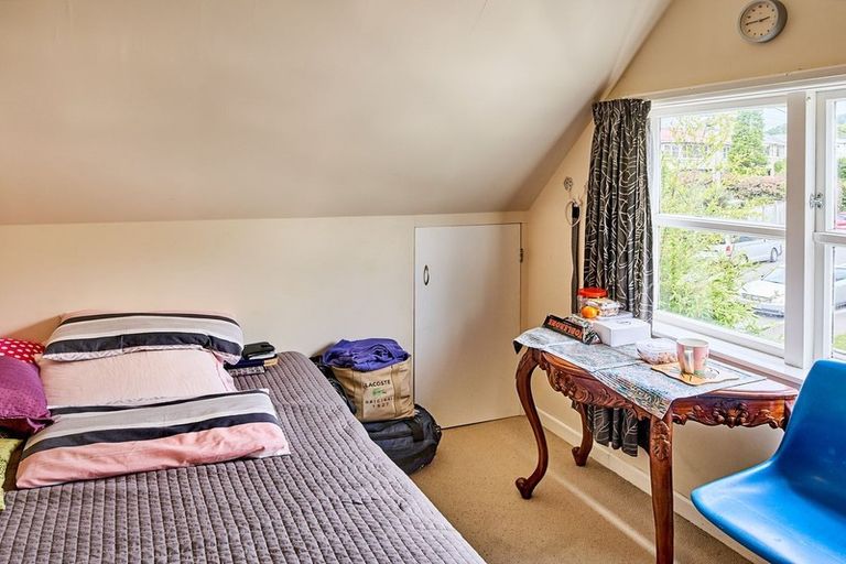 Photo of property in 24 Redwood Avenue, Tawa, Wellington, 5028