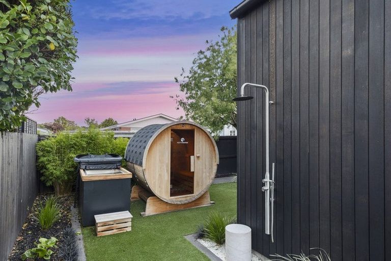 Photo of property in 184 Weston Road, St Albans, Christchurch, 8052