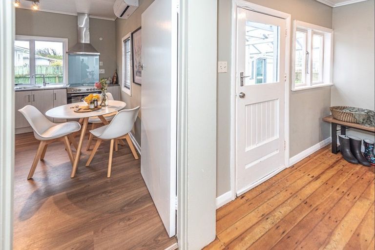 Photo of property in 141 Cornfoot Street, Castlecliff, Whanganui, 4501