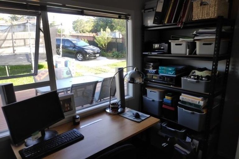 Photo of property in 8 Elizabeth Drive, West Harbour, Auckland, 0618