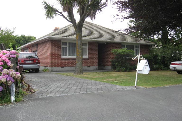Photo of property in 3 Milnebank Street, Upper Riccarton, Christchurch, 8041