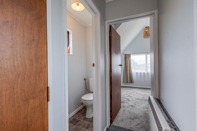 Photo of property in 6 Jarrett Court, Roslyn, Palmerston North, 4414