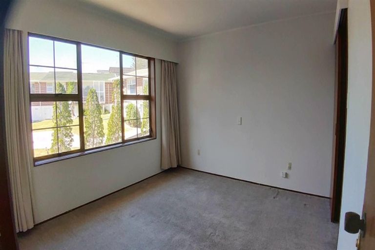 Photo of property in 1/37 Rangitoto Terrace, Milford, Auckland, 0620