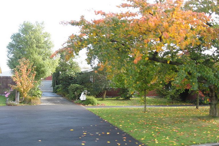 Photo of property in 38 Sayers Crescent, Ilam, Christchurch, 8041