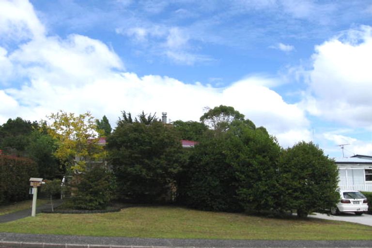 Photo of property in 32 Blakeborough Drive, Forrest Hill, Auckland, 0620