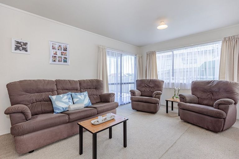 Photo of property in 8 Karyn Street, Castlecliff, Whanganui, 4501