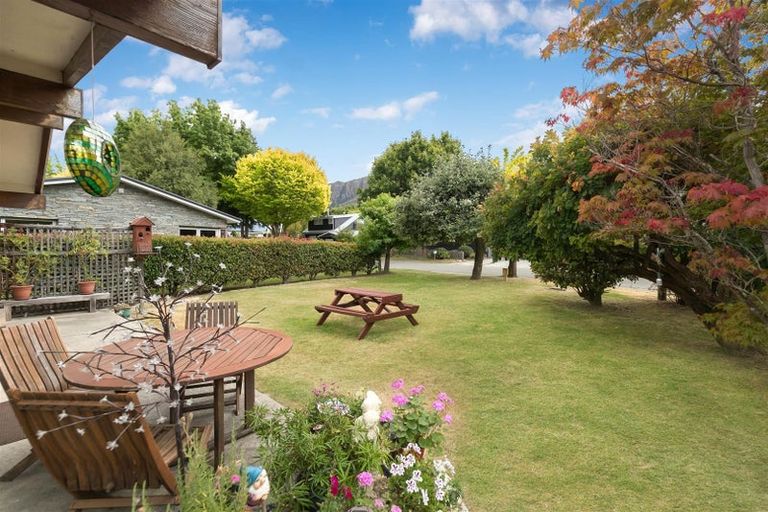 Photo of property in 2 Thomson Street, Arrowtown, 9302