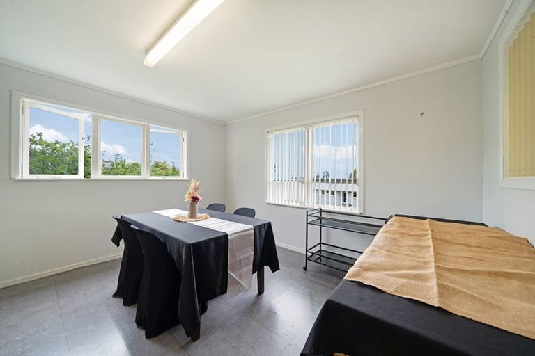 Photo of property in 58 Holbrook Street, Blockhouse Bay, Auckland, 0600