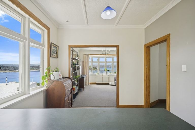 Photo of property in 49 Hungerford Road, Lyall Bay, Wellington, 6022