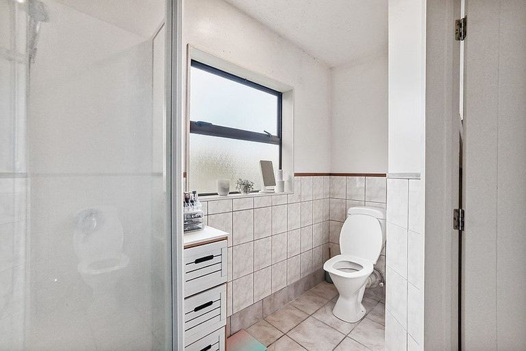 Photo of property in 26a Woodstock Road, Forrest Hill, Auckland, 0620