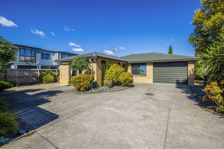 Photo of property in 17a Fernaig Street, Papakura, 2110