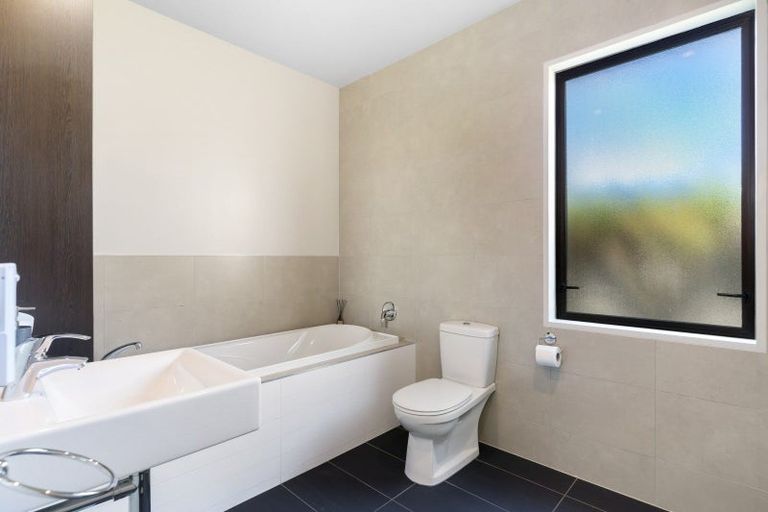 Photo of property in 4 Jackby Court, Jacks Point, Queenstown, 9371