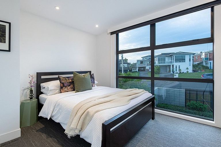 Photo of property in 25 Seaview Road, Castor Bay, Auckland, 0620