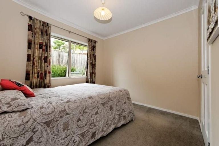 Photo of property in 7 Pittville Place, Henderson, Auckland, 0612