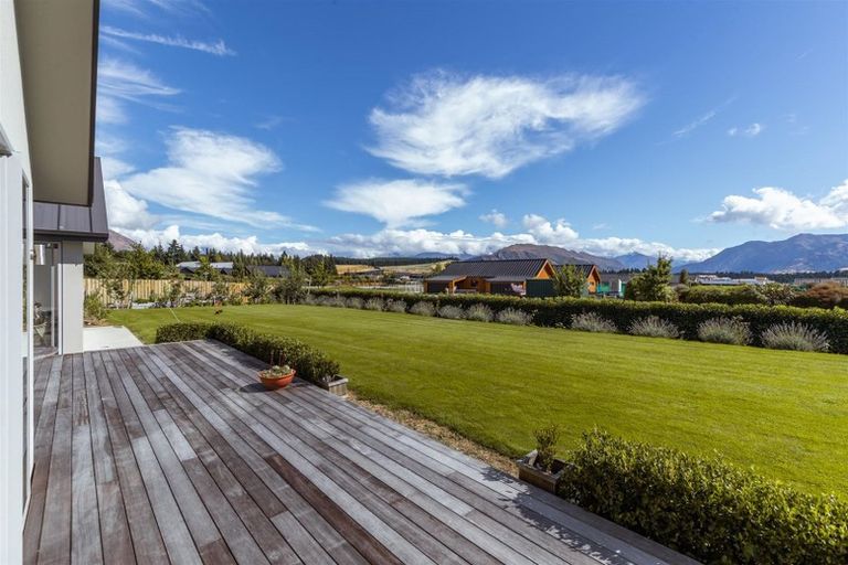 Photo of property in 2 Nokomai Street, Wanaka, 9305