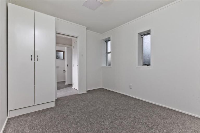 Photo of property in 1/89 Target Road, Totara Vale, Auckland, 0629