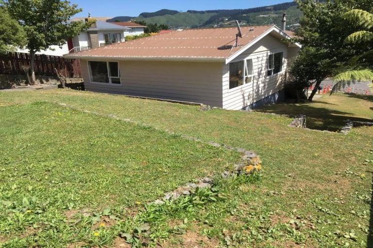 Photo of property in 9 Spicer Place, Tawa, Wellington, 5028