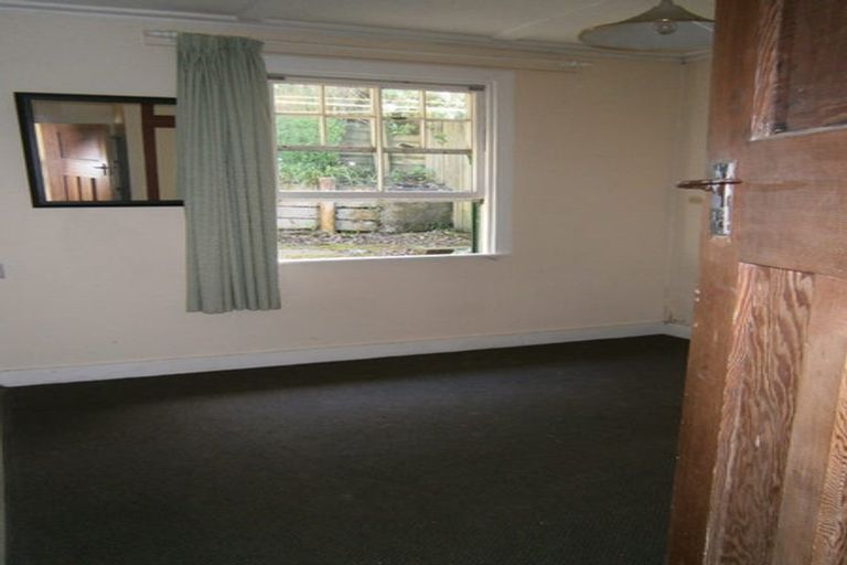 Photo of property in 412 Queens Drive, Lyall Bay, Wellington, 6022