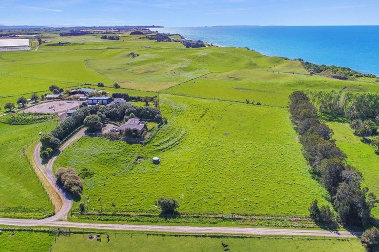 Photo of property in 2425d State Highway 2, Pukehina, Te Puke, 3186