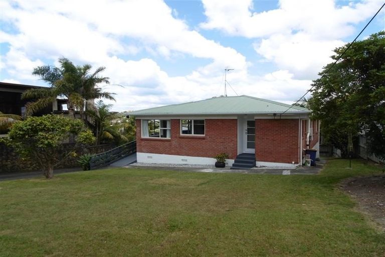 Photo of property in 23 Hyde Road, Rothesay Bay, Auckland, 0630