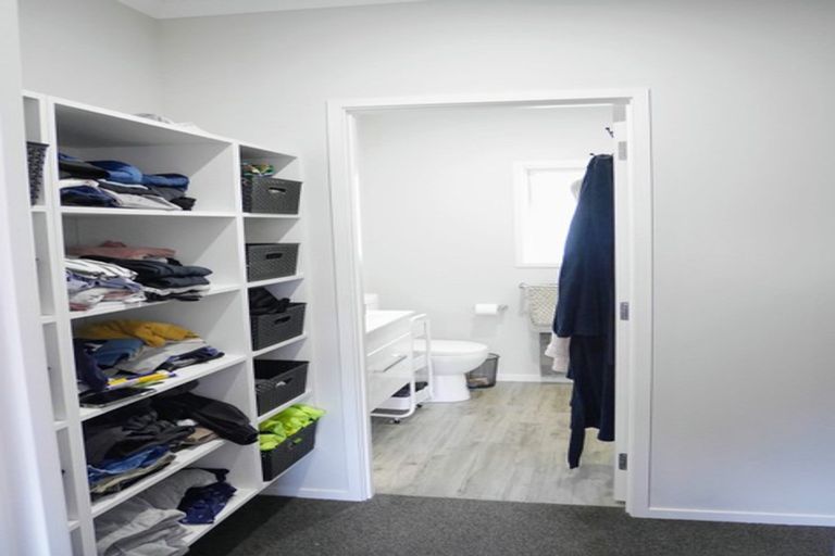 Photo of property in 8 Ngarue Place, Waitara, 4320