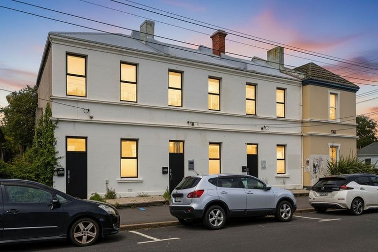 Photo of property in 587 Castle Street, North Dunedin, Dunedin, 9016