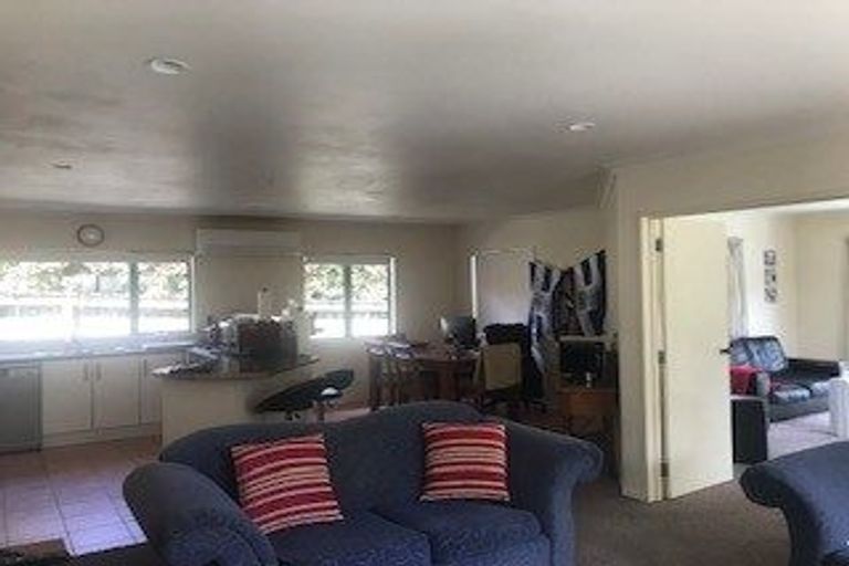 Photo of property in 28 Kinleith Way, Albany, Auckland, 0632