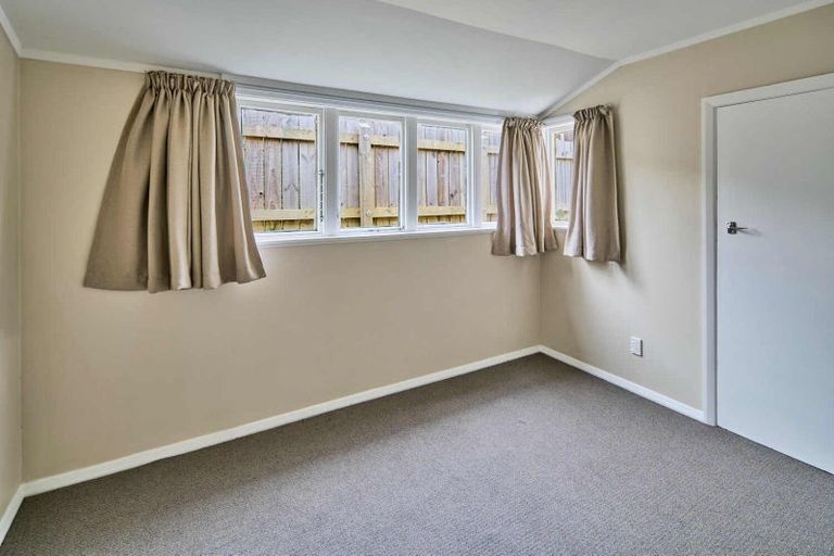 Photo of property in 42 Victory Avenue, Karori, Wellington, 6012