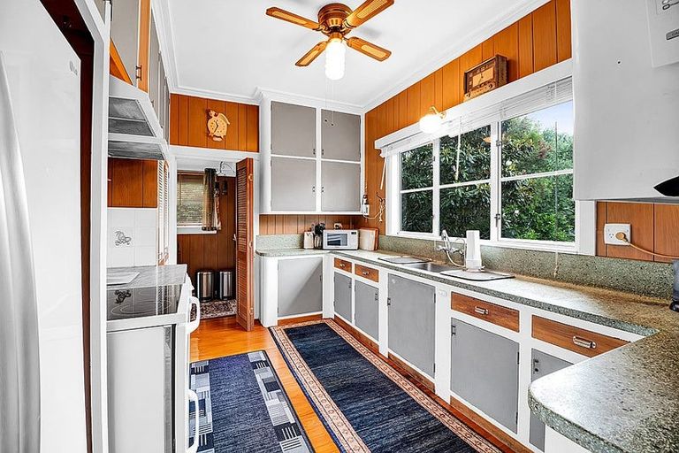 Photo of property in 33 Rogan Street, New Plymouth, 4310