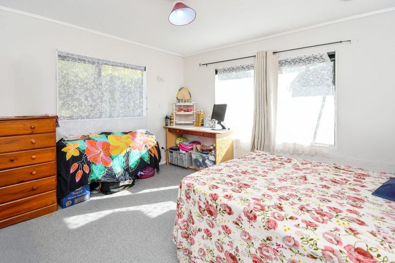 Photo of property in 15 Oakmont Place, Wattle Downs, Auckland, 2103