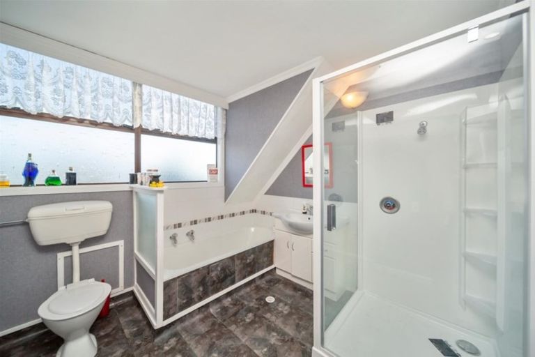 Photo of property in 16 Douglas Street, Hawera, 4610