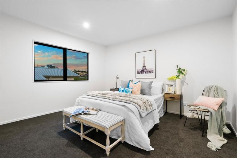 Photo of property in 100 Parkview Drive, Gulf Harbour, Whangaparaoa, 0930