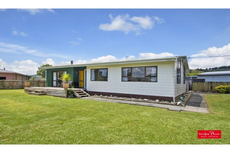 Photo of property in 10 Jordan Street, Hikurangi, 0114