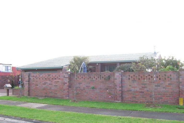 Photo of property in 2/24 Falstaff Place, Half Moon Bay, Auckland, 2012