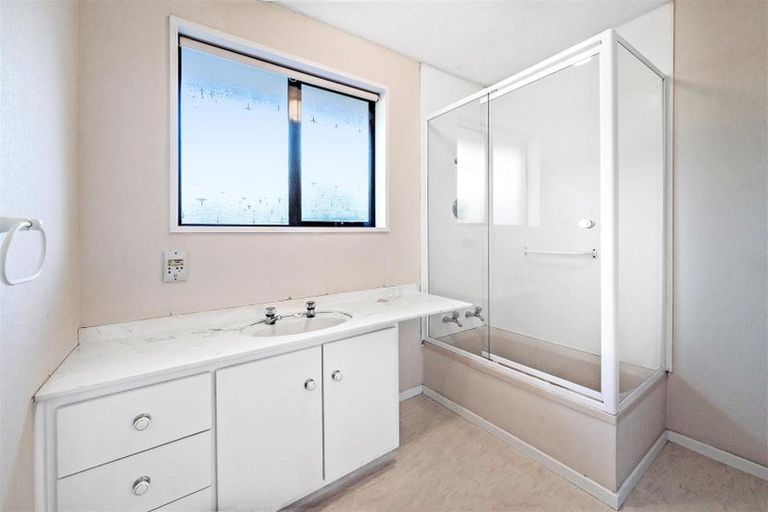 Photo of property in 3/22 Lake Terrace Road, Burwood, Christchurch, 8061