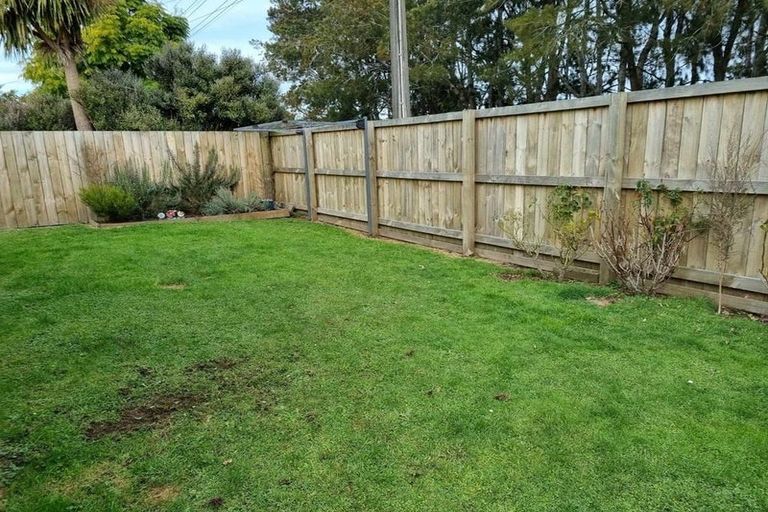 Photo of property in 17 Lee Road, Hannahs Bay, Rotorua, 3010
