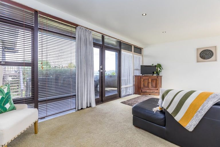Photo of property in 35 Neptune Avenue, Beach Haven, Auckland, 0626