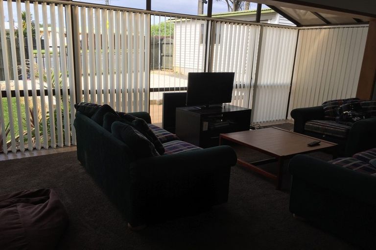 Photo of property in 94 Stanley Road, Glenfield, Auckland, 0629