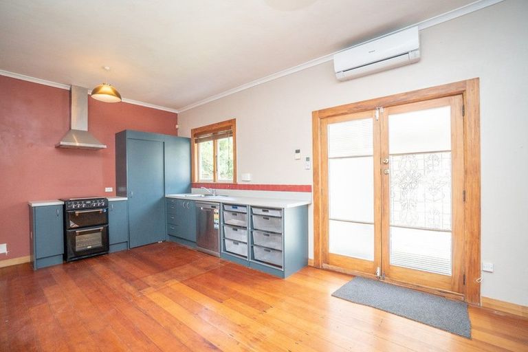 Photo of property in 20 South Street, West End, Palmerston North, 4410