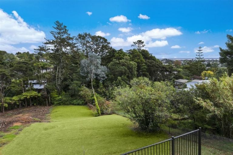 Photo of property in 207 Titirangi Road, Titirangi, Auckland, 0604